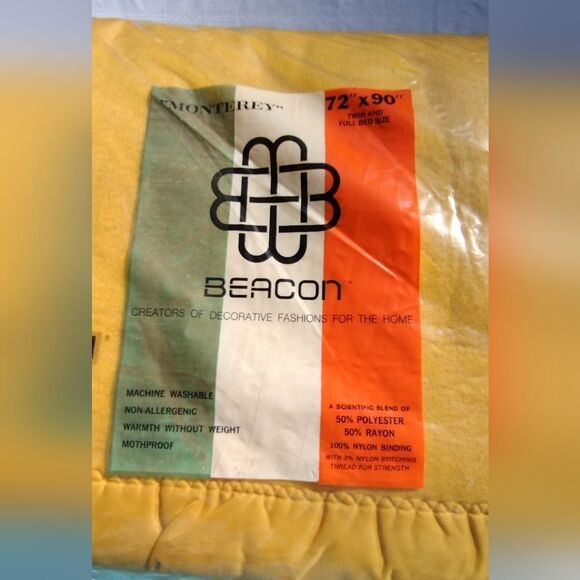 NOS Vintage Beacon Harvest Gold Needlewoven Blanket - Picture 3 of 5